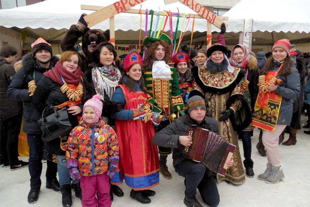 Весной масленица в Политехническом вновь соберет тысячи гостей! Провожать зиму с размахом петербуржцы будут по традиции, в Прощеное воскресенье 10 марта 2019 года.